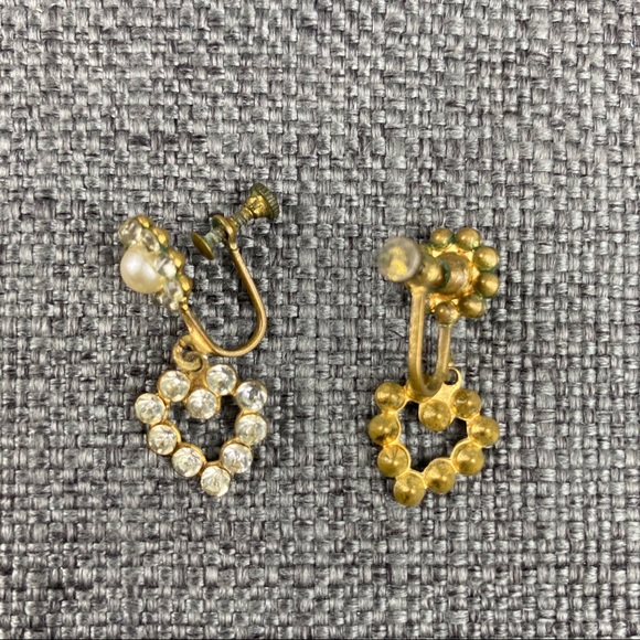 Vintage Heart Rhinestone Screw Back Earrings - Picture 5 of 6